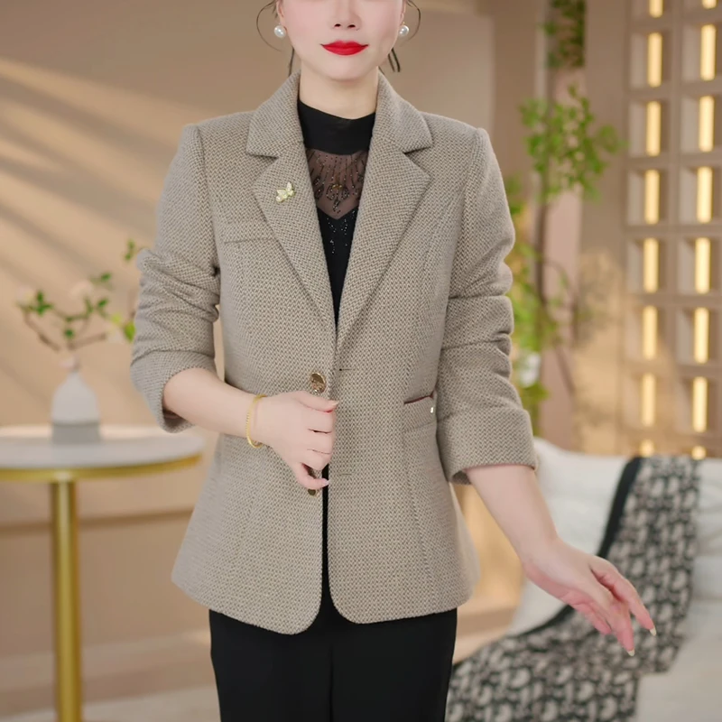 气质中年妈妈西装外套女2025年新款春秋洋气百搭休闲西服短款上衣