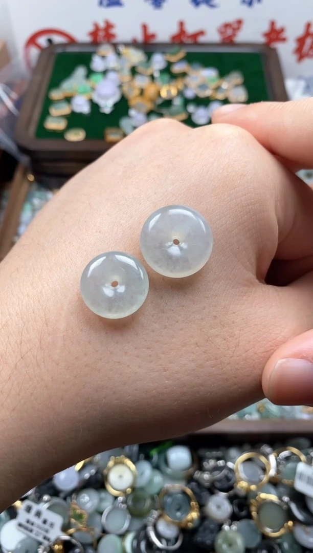 【闪购商品】翡翠颈饰未镶嵌哥哥