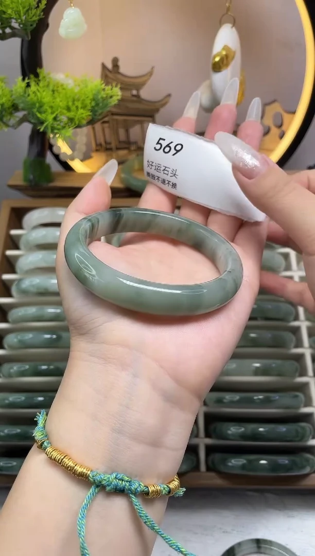 未镶嵌手镯石英质玉569