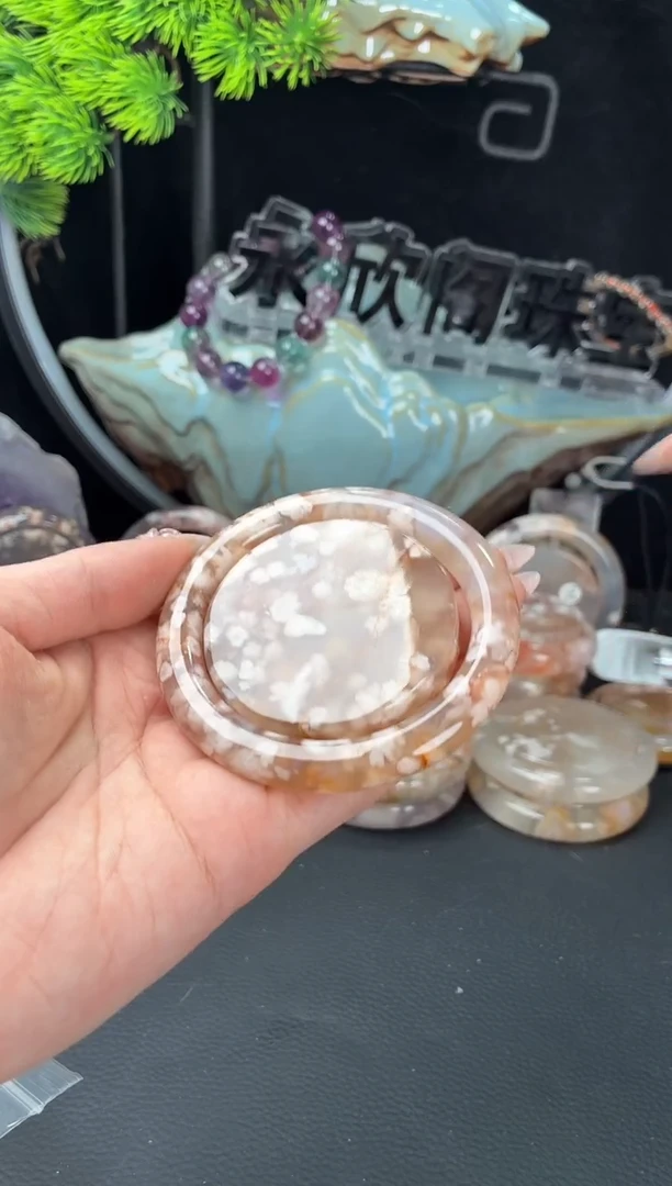 石英质玉手镯（圆镯）未镶嵌56