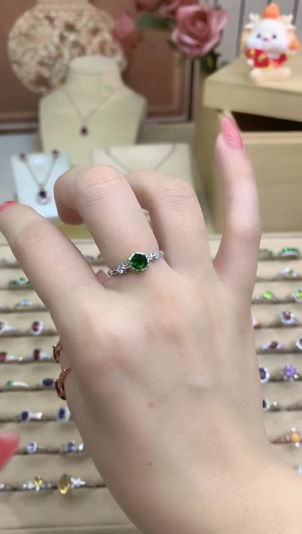 银S925镶嵌透辉石戒指透辉石