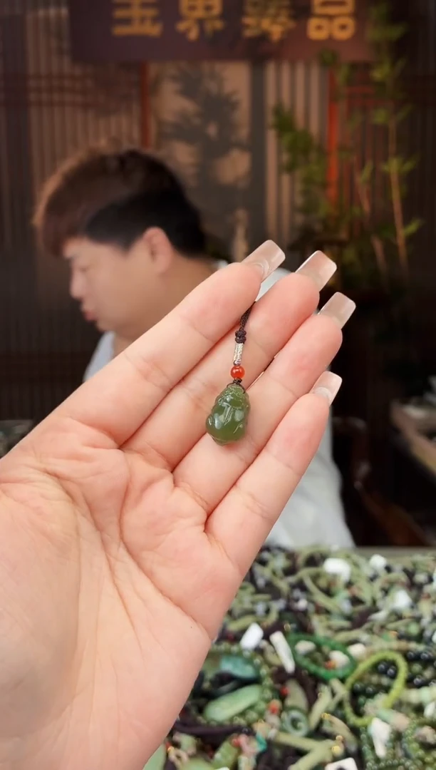 和田玉未镶嵌颈饰拍一发一