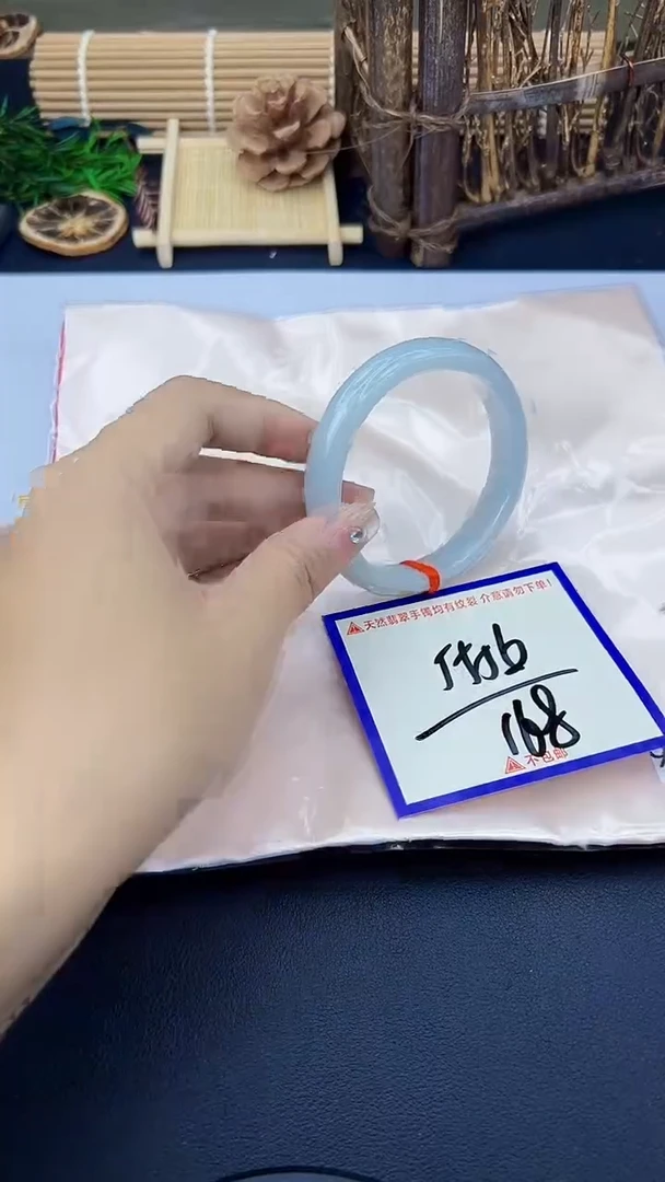 未镶嵌手镯翡翠我