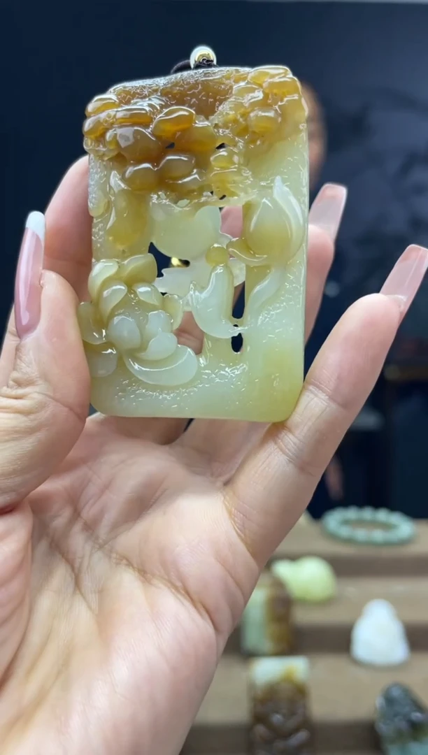 颈饰未镶嵌和田玉1