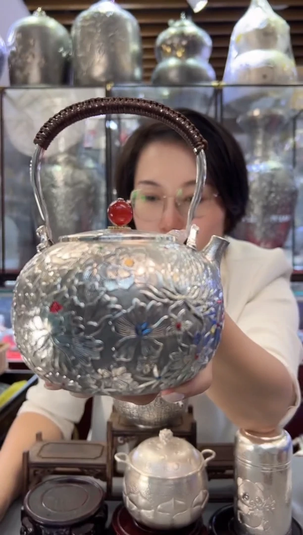 999 手工提梁壶 约321克