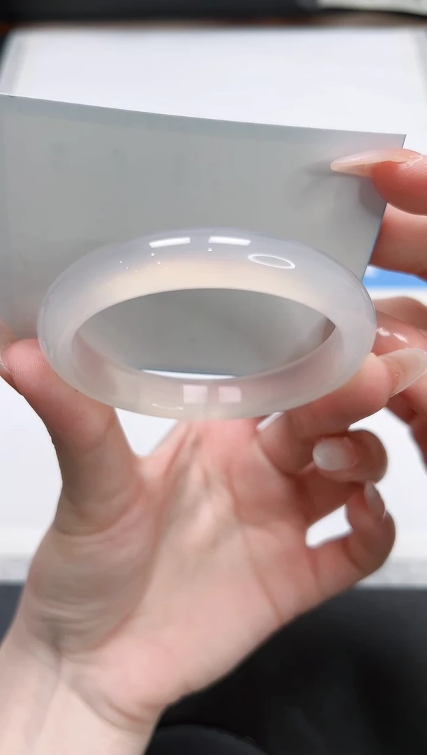 【闪购商品】石英质玉未镶嵌手镯47-54荔枝