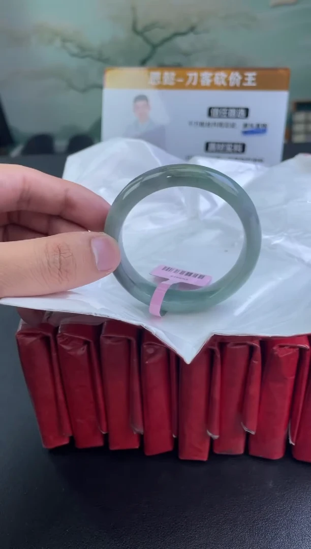 翡翠手镯未镶嵌7翡翠手镯（微瑕）