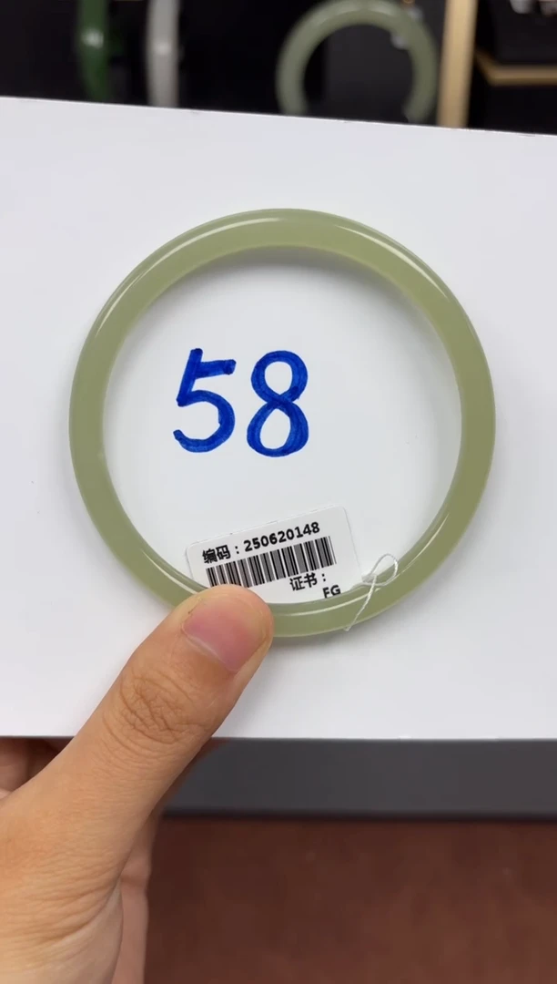 和田玉手镯未镶嵌0148