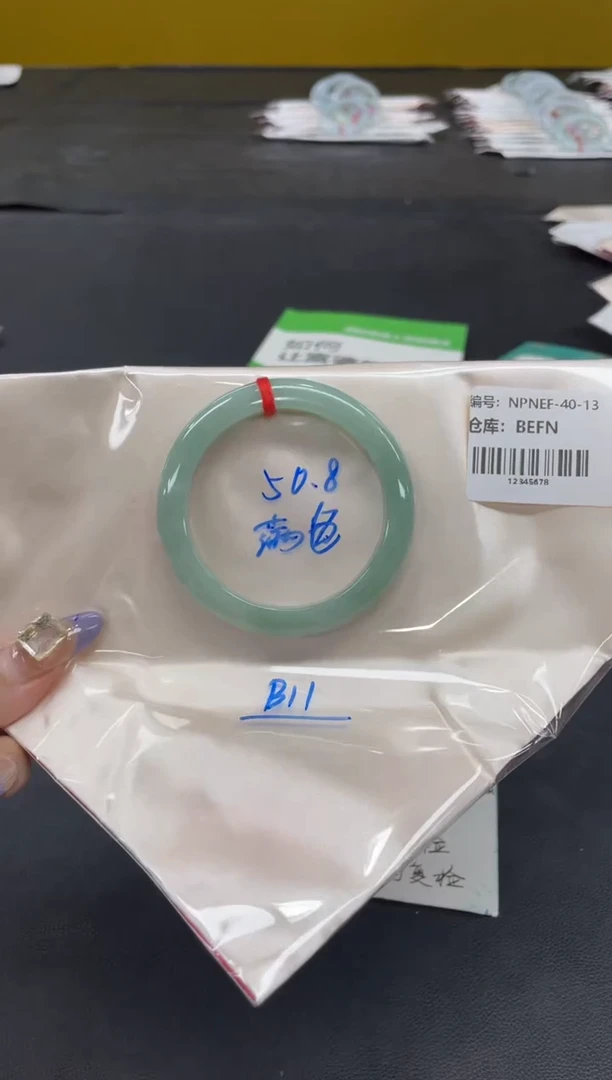 未镶嵌手镯翡翠翡翠手镯