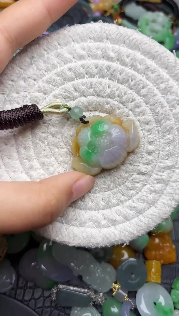 颈饰未镶嵌翡翠缅甸翡翠吊坠