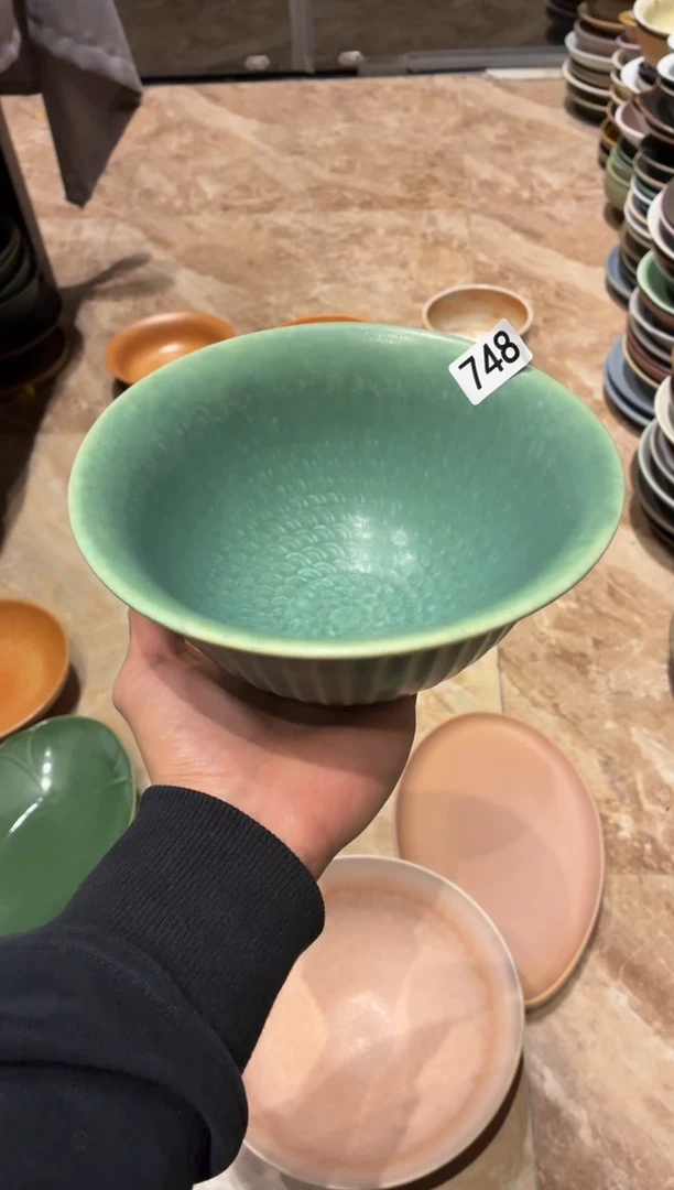 瓷片玲****0748微瑕青色云纹碗1个