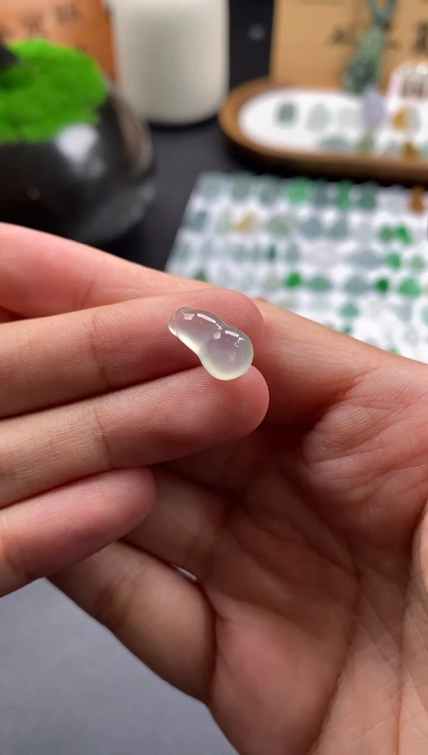 颈饰未镶嵌翡翠翡翠冰种葫芦