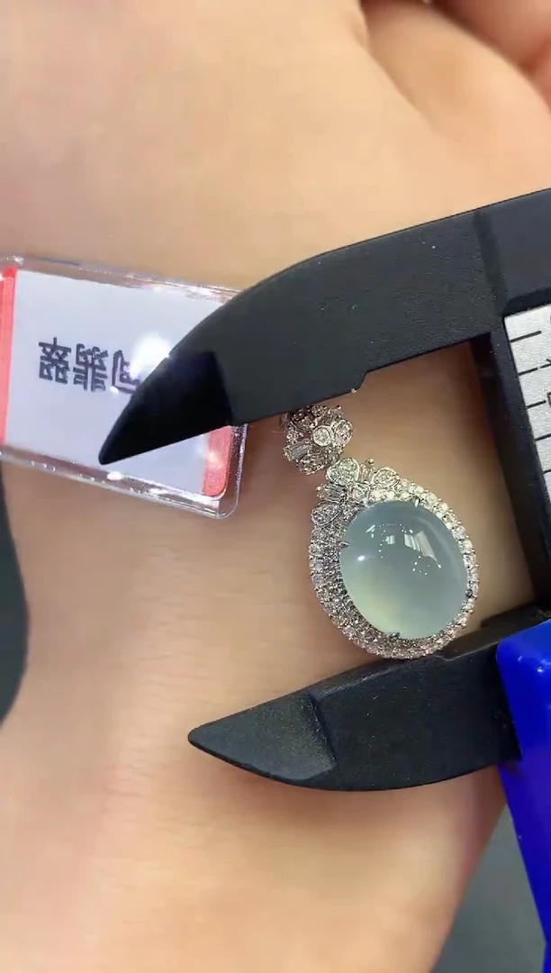 【闪购商品】翡翠吊坠(不含链)18K金镶嵌 B97