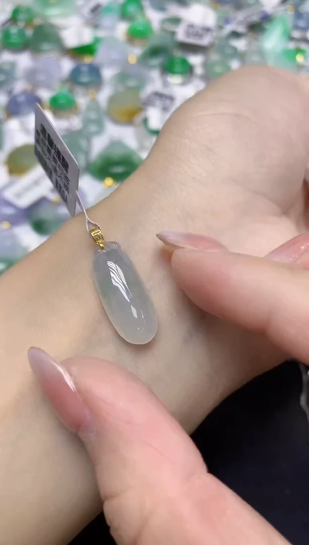 颈饰18K金镶嵌翡翠天然缅甸翡翠A货百元以上9元证书费自理