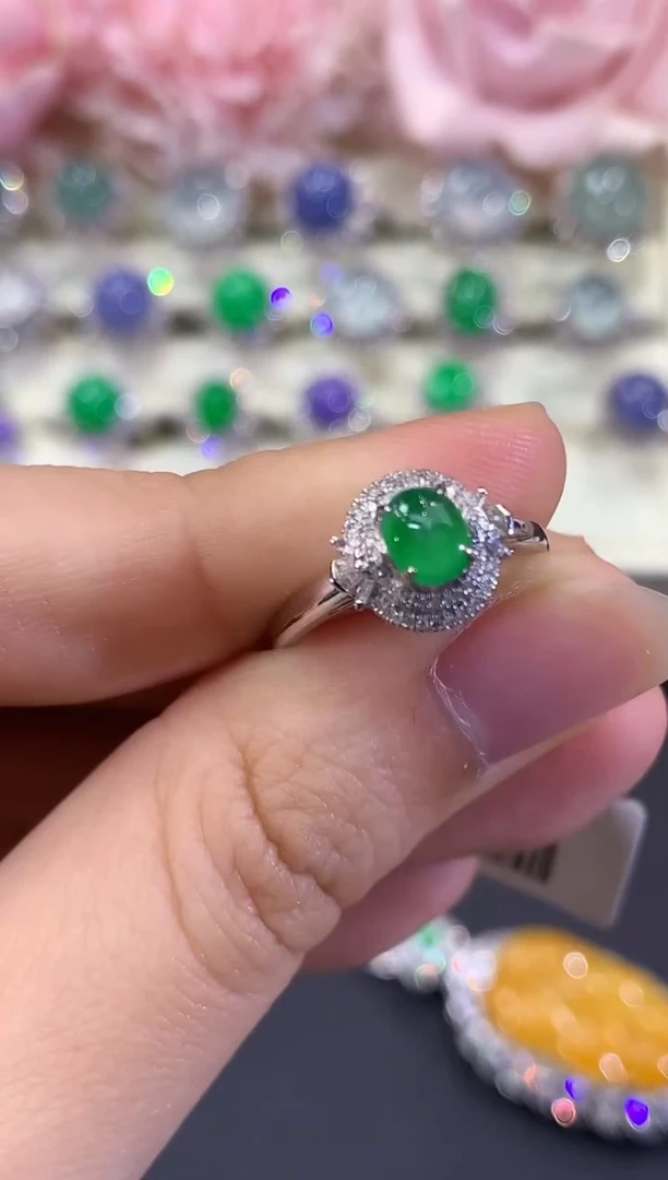 18K金镶嵌戒指翡翠B17