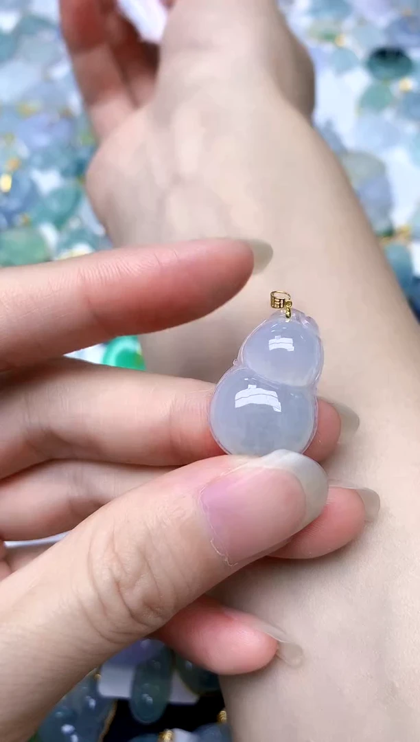 颈饰18K金镶嵌翡翠天然A货翡翠