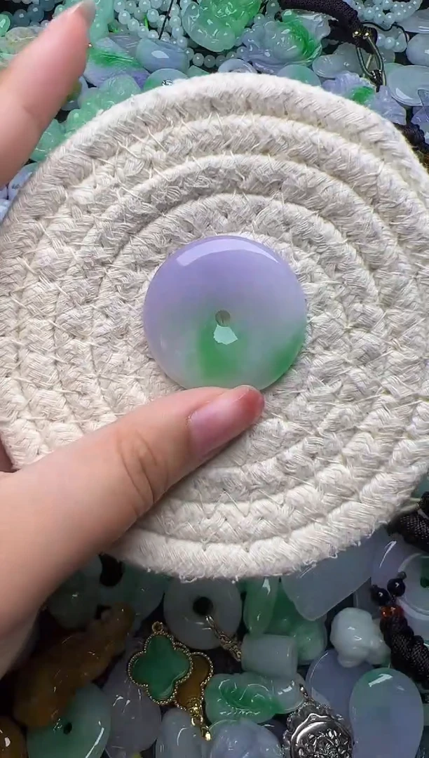 翡翠未镶嵌颈饰天然缅甸翡翠吊坠