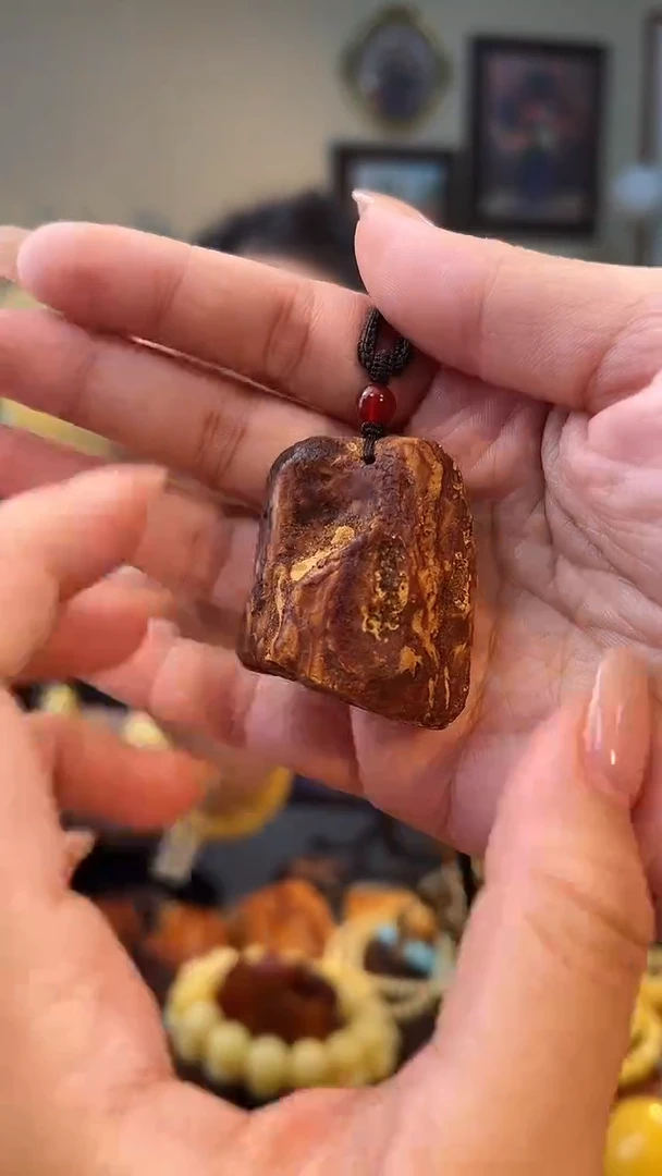 琥珀颈饰未镶嵌吊坠