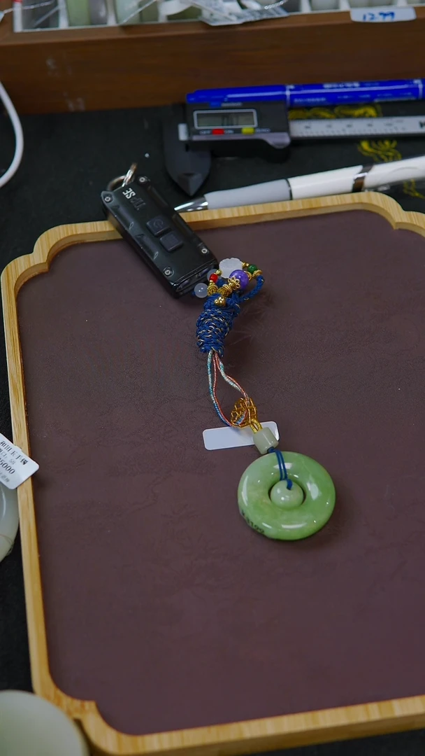 吊坠(赠链)未镶嵌和田玉满翠子母扣吊坠