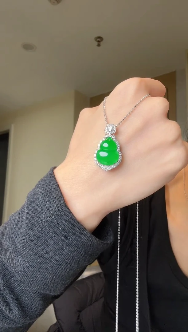 【闪购商品】翡翠吊坠(不含链)银S925镶嵌天然翡翠吊坠