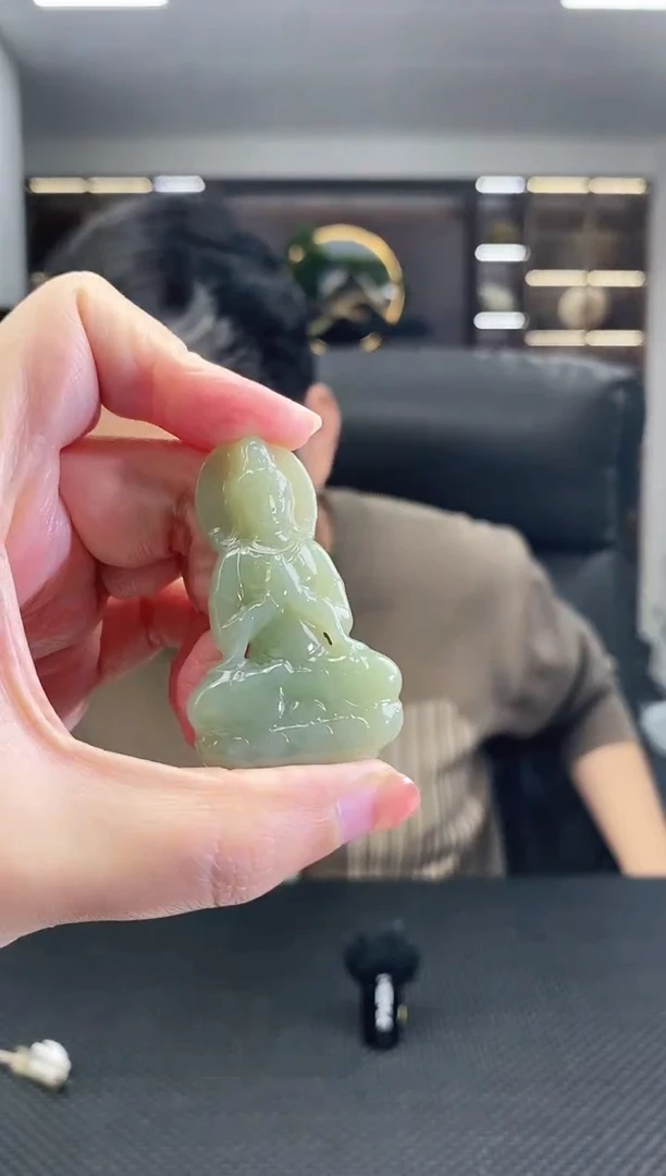 颈饰未镶嵌和田玉正装立体观音吊坠