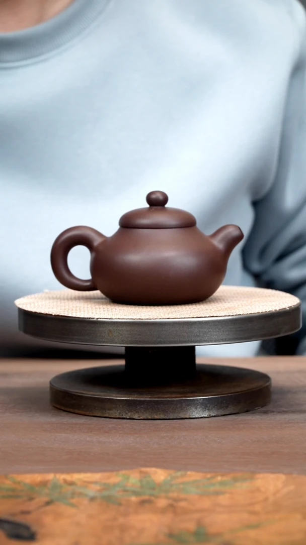 【闪购商品】紫砂茶壶茄皮紫道宏莲子