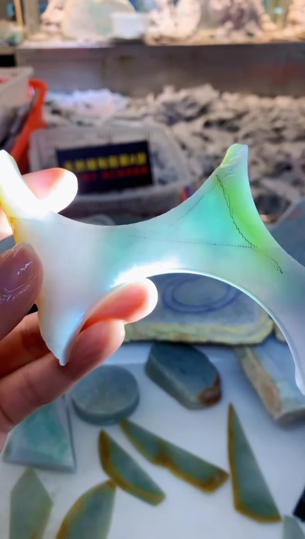 翡翠未镶嵌颈饰0朗0翡翠珠宝4