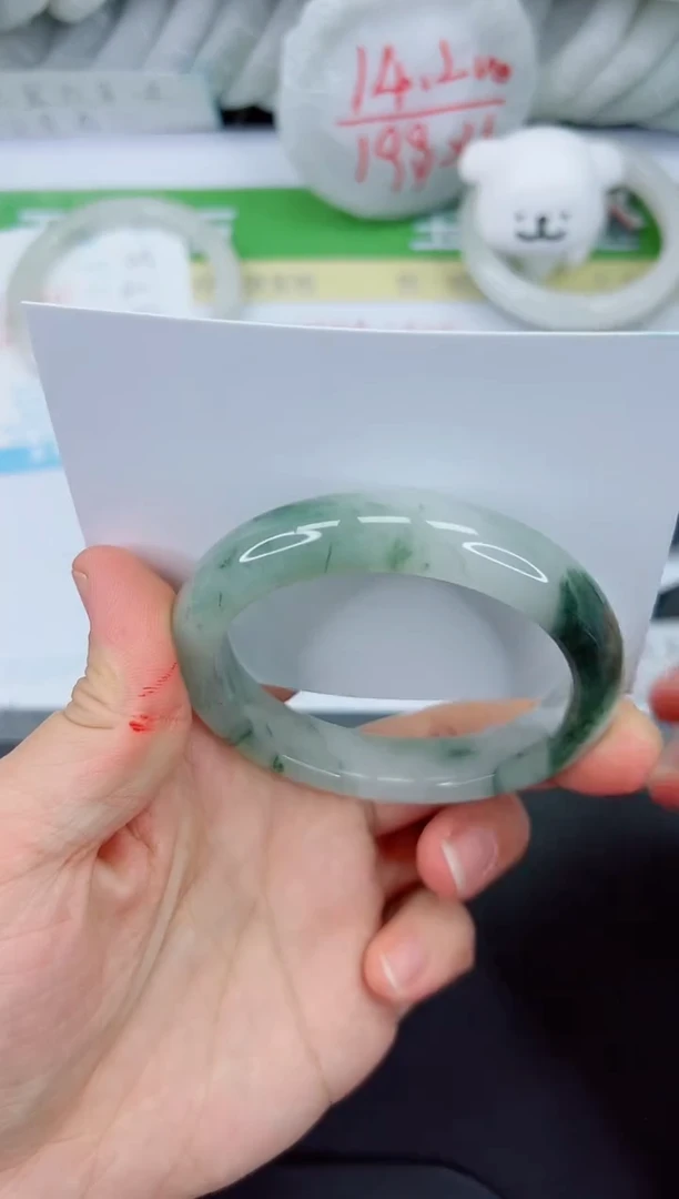 【闪购商品】石英质玉手镯未镶嵌550-55.9