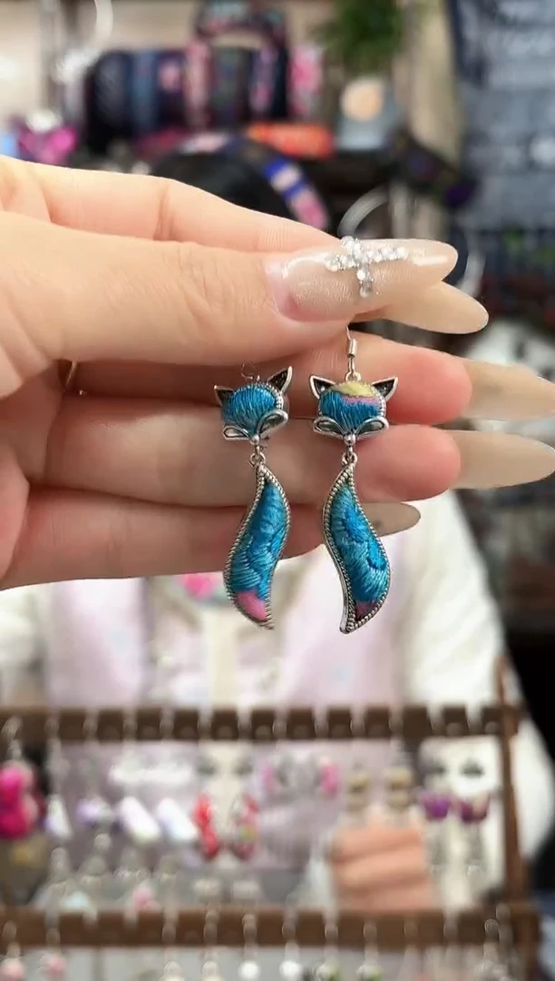 织绣民族风非遗老绣饰品528