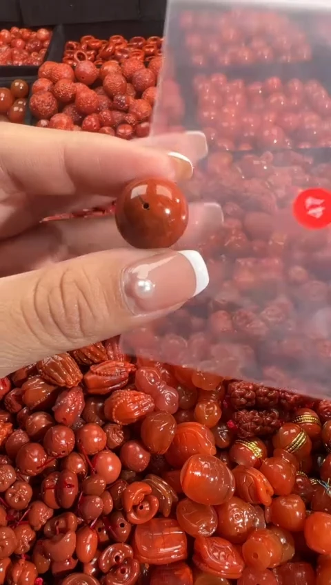 颈饰未镶嵌南红玛瑙1