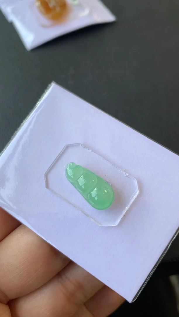【闪购商品】翡翠颈饰未镶嵌甜色豆子280+28