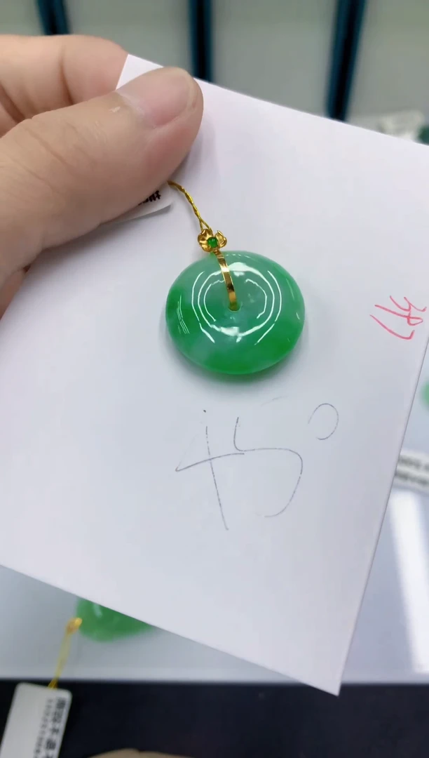 颈饰18K金镶嵌翡翠1111111