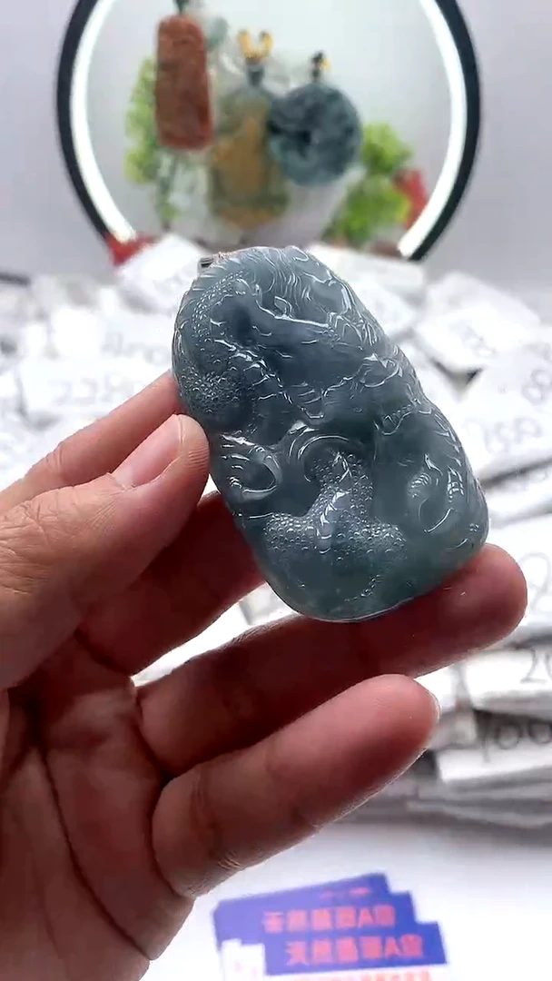 【闪购商品】翡翠颈饰未镶嵌龙牌【品质一般能接受再拍】