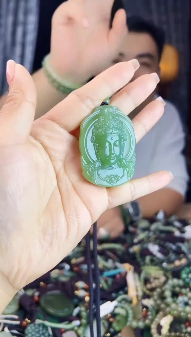 未镶嵌和田玉挂件1