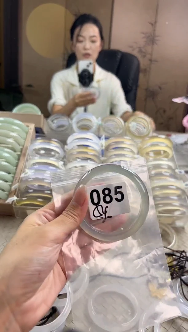 手镯玛瑙/玉髓未镶嵌085