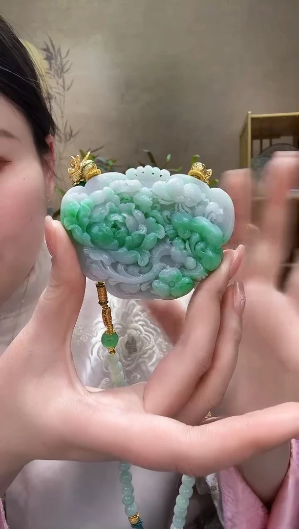 【闪购商品】翡翠颈饰未镶嵌吊坠