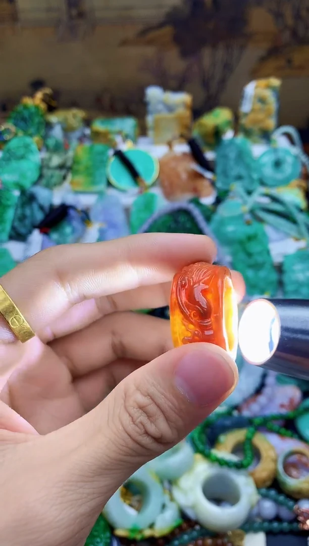 颈饰未镶嵌翡翠天然A货翡翠