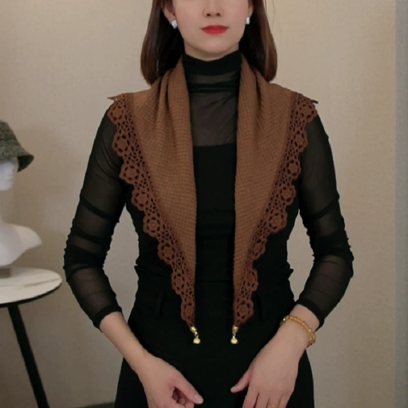 2025秋冬新款女士三角巾时尚百搭洋气围脖保暖护肩蕾丝边针织围巾
