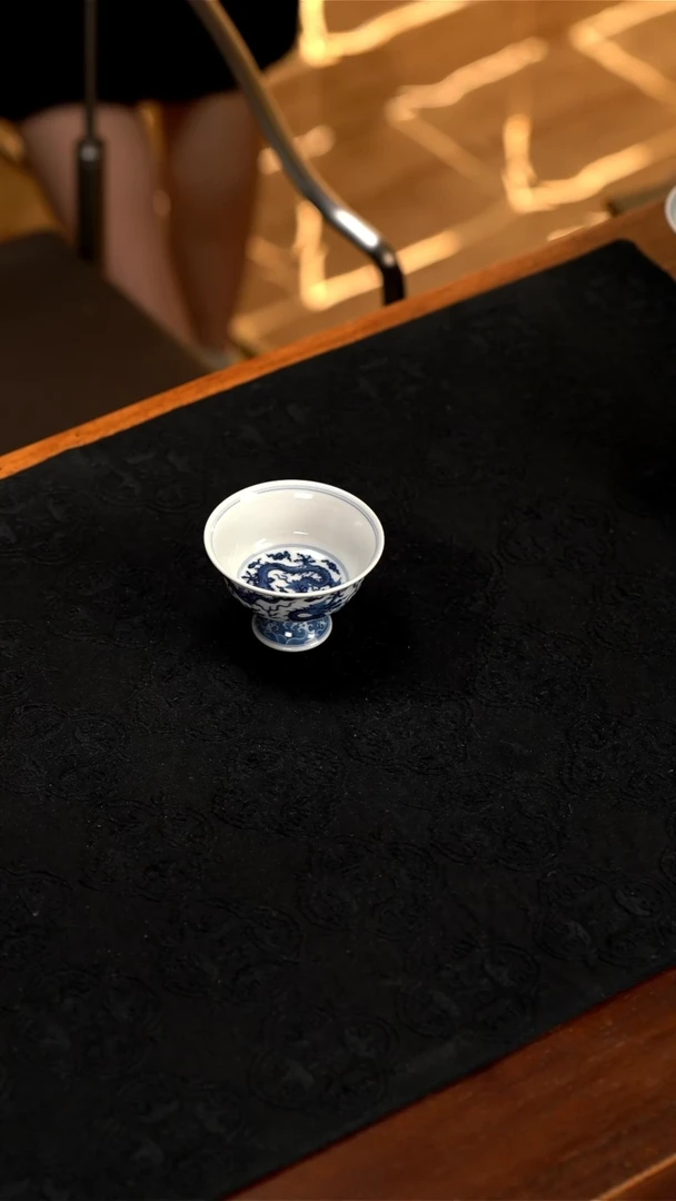 埃*快雪时晴龙纹矮高足