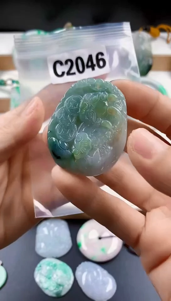 颈饰未镶嵌翡翠天然翡翠吊坠挂件