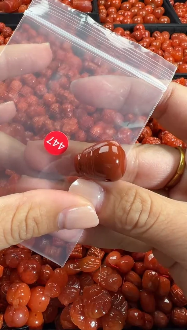 颈饰未镶嵌南红玛瑙1