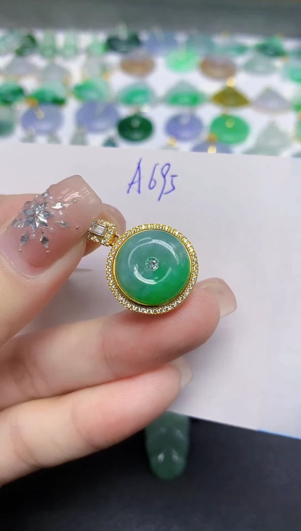 颈饰未镶嵌翡翠天然缅甸翡翠A货翡翠百元以上9元证书费自理