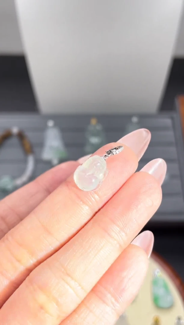 颈饰18K金镶嵌翡翠(28号链接)纯天然A货缅甸翡翠