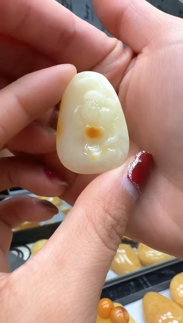 【闪购商品】琥珀裸石未镶嵌配饰