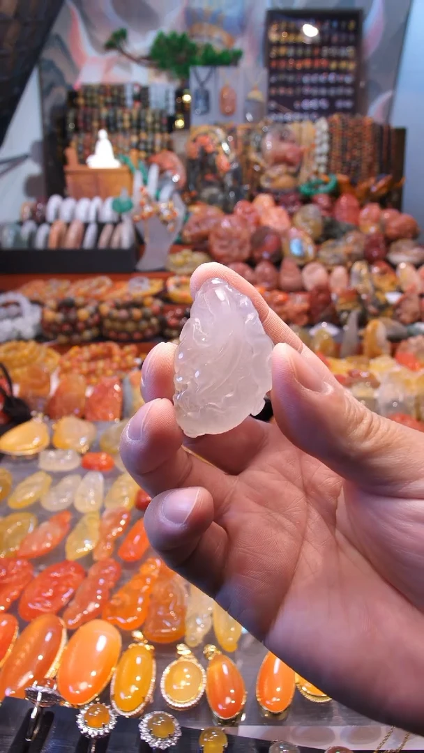 石英质玉吊坠未镶嵌吊坠