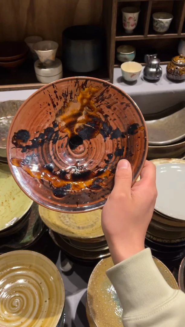 【闪购商品】瓷片950手工花釉菜盘1个