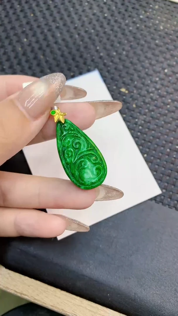 颈饰未镶嵌翡翠1