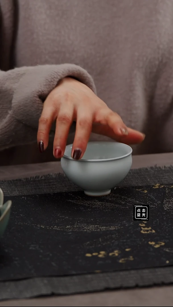 【闪购商品】杯月白.............