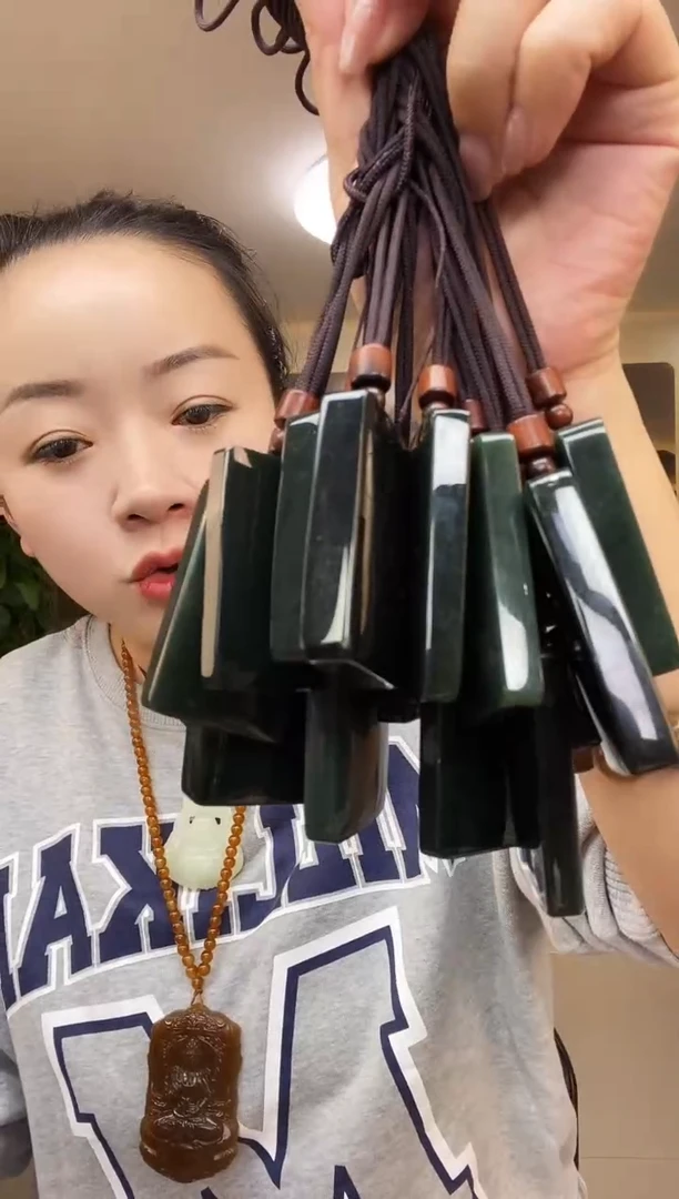 嗒青无事牌多样性随机发一
