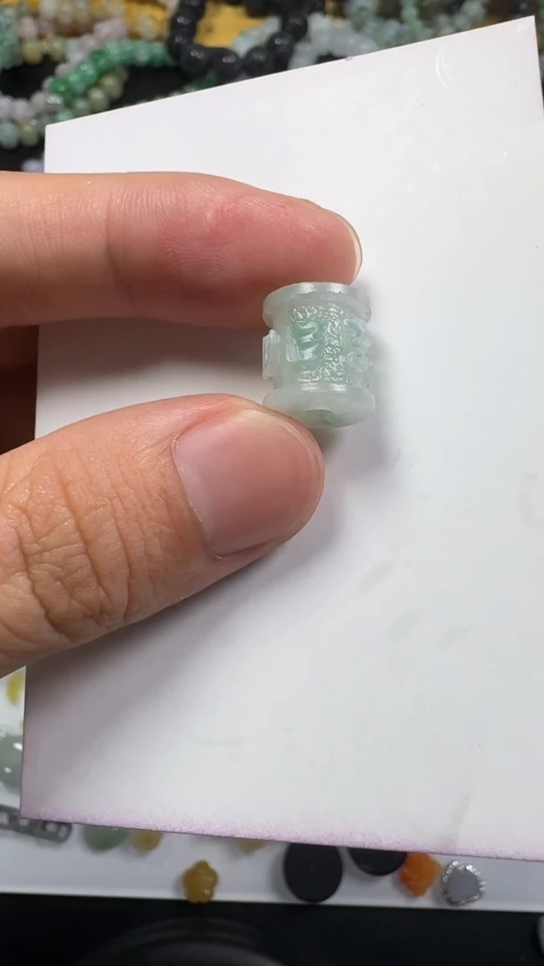 翡翠未镶嵌颈饰【闪购商品】 天然翡翠